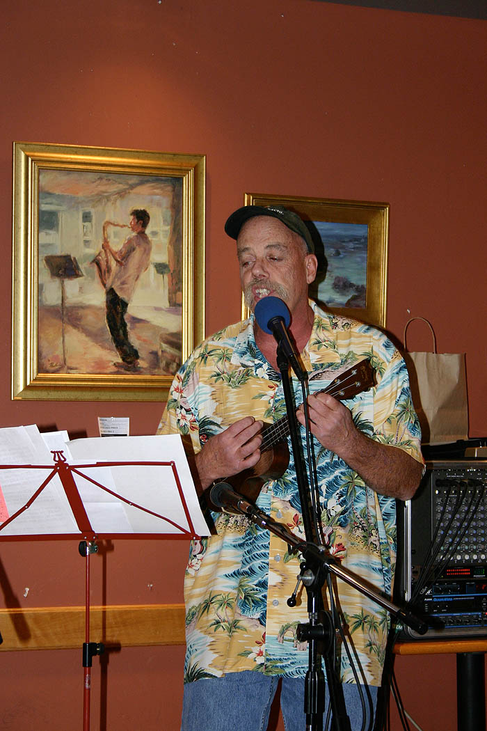 Andy Andrews playing Ukulele at Borders 1