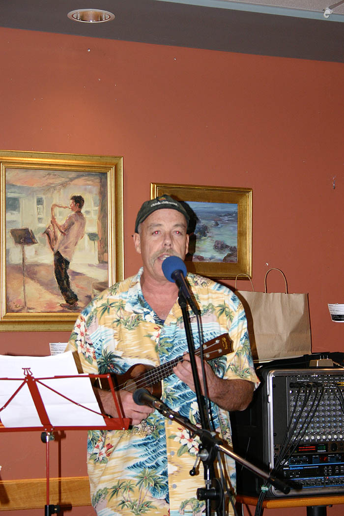 Andy Andrews playing Ukulele at Borders 3