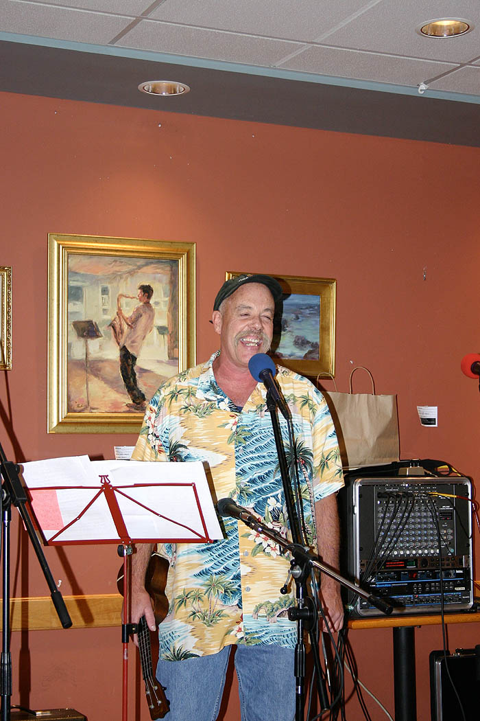 Andy Andrews playing Ukulele at Borders 4