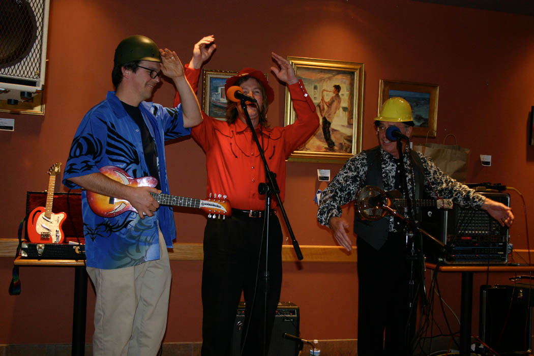 the Ukaholics playing Ukulele at Borders 