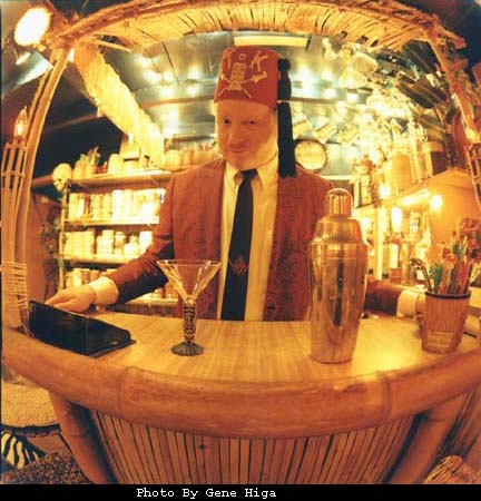 Tiki King in the lounge