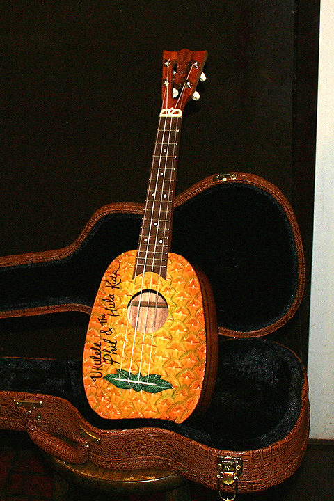 pineapple Uke by Tiki King