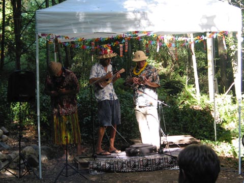Andy Andrews, Peter Thomas and Ukulele Dick at Tiki King's luau