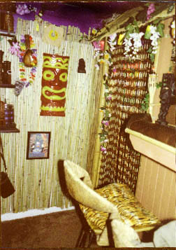 Tiki King's cocktail lounge, view 11