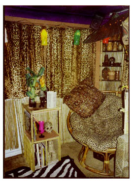 Tiki King's cocktail lounge, view 6